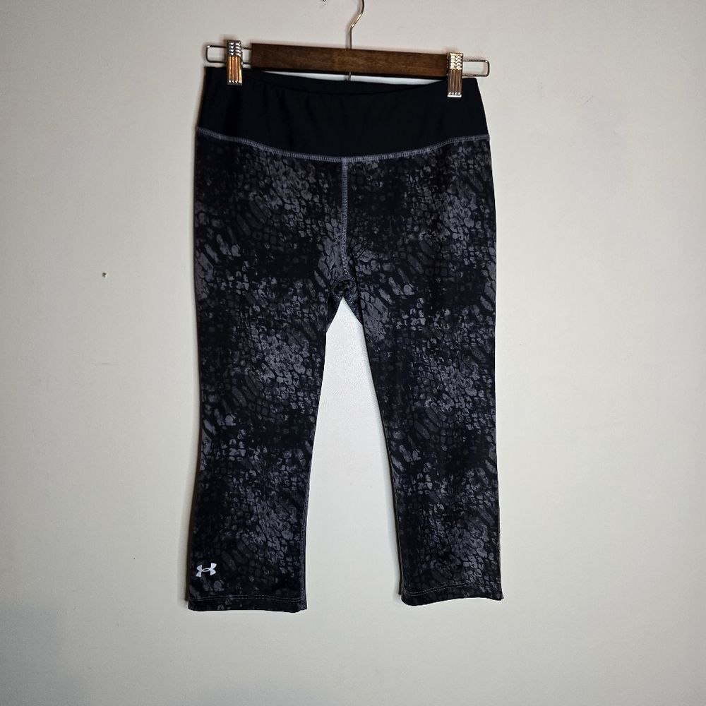 Under Armour Patterned Capris Size Small